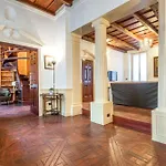 Exclusive 4 Bedrooms Apartment Near Duomo