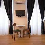 Small Studio 5 Min To The Metro