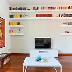 The Best Rent - Spacious And Renovated Multi-Room Apartment In The Missori Area