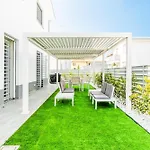 Luxury Villa - Exclusive Property With Private Box
