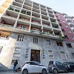 Designed Apartment In Milan Center Gae Aulenti Area With Ac, Wifi And Subway Airport Connected Steps From Central Station