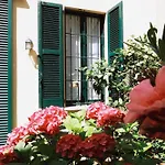 Comecasa Flowery Terraced Apartment