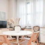 Easylife - Elegant Apartment 3 Mins From Duomo