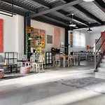 Polenghi\'S Art Studio Loft