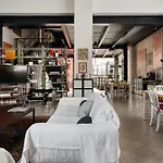 Polenghi\'S Art Studio Loft