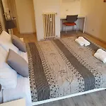 Your Spacious & Lovely Home -4 Queen Bed-