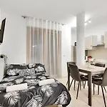 10 Min From Milan Linate-Private Garage