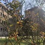 Milano Missori Rose Garden View