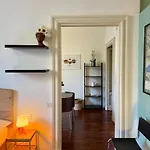 Lr Deluxe Apartments - San Babila Cozy Home