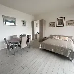 Cozy Apartment Near City Life