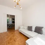 Big Apartment Close To Bocconi / Humanitas / Ieo