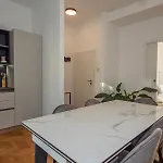 Big Apartment Close To Bocconi / Humanitas / Ieo