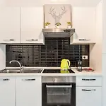 2 Minutes From Central Station-Exclusive Open Space