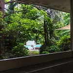 Youhosty - Exclusive Townhouse Garden And Pool