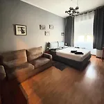 Art Deco Milan Apartment Near Metro&Navigli