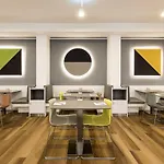 43 Station Hotel