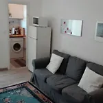 Nice Apartment In Milano, Close To Undergrond M3