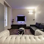 Stylish Suite In Fashion District - Corso Venezia