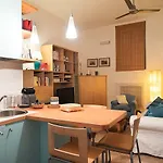 Elegant Apartment In Sant\'Ambrogio