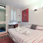 Hozyhome - Lovely Flat In Via Madonnina 23