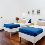 Four Bedroom Villa Near Metro