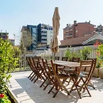 Four Bedroom Villa Near Metro