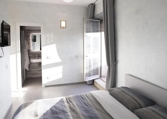 Smart Central Apartments