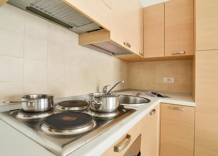 Candoglia Halldis Apartments