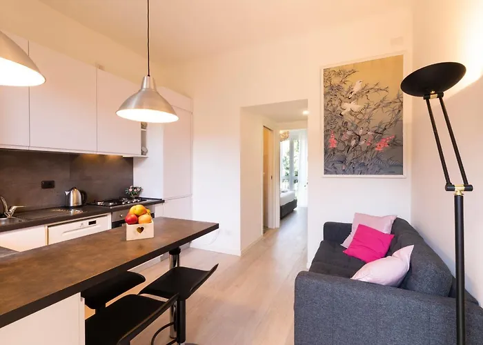 Fashion District - Top Floor Apartment