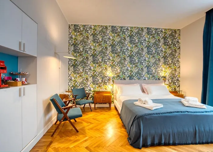 Dimora Claudia - Elegante Matrimoniale Con Bagno, Private Rooms, Self Check In, No Reception