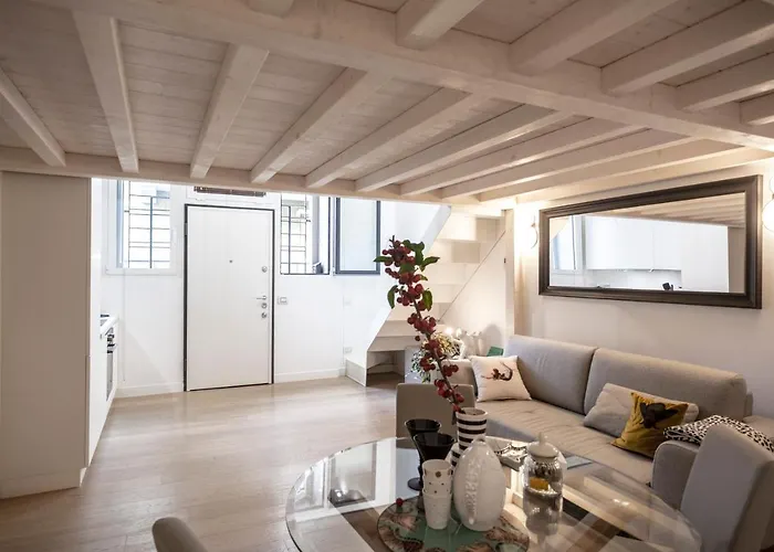 Minimal Loft In Centro A Milano