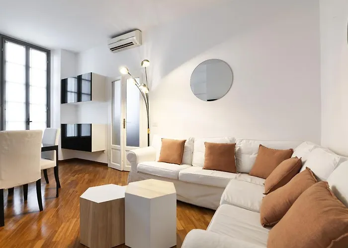 Charming San Babila Apt.