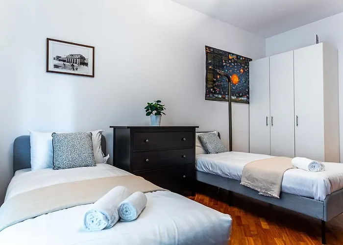 Joivy Lovely And Inviting Flat With Balcony