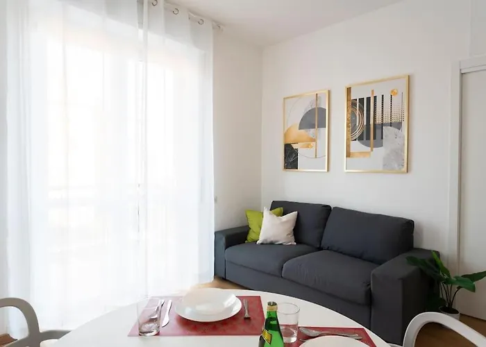 Modern House Dergano A 150 Metri Metro