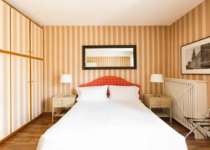 Montenapoleone - Sant Andrea Charme Penthouse