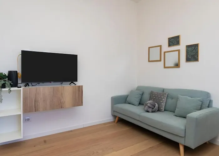 Luxury Apartment In San Siro Tesio 15