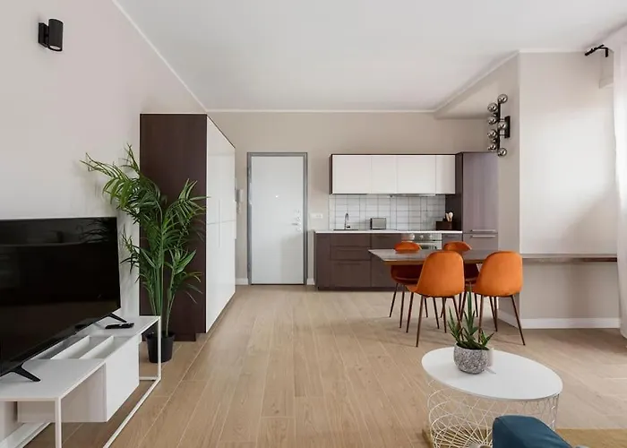 Blue & Orange House Lovely Modern Apartment