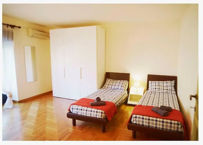 Urban House - Elegant Apartment Brera Milan Center
