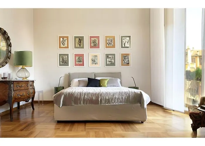 Elegant Apartment San Babila ,5 Minutes From Duomo