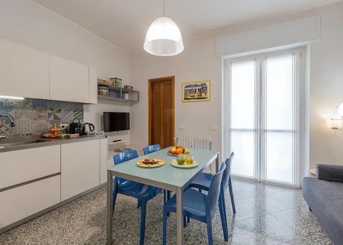 Bnbutler - Stromboli, 22 - Ampio, Luminoso Ed Elegante