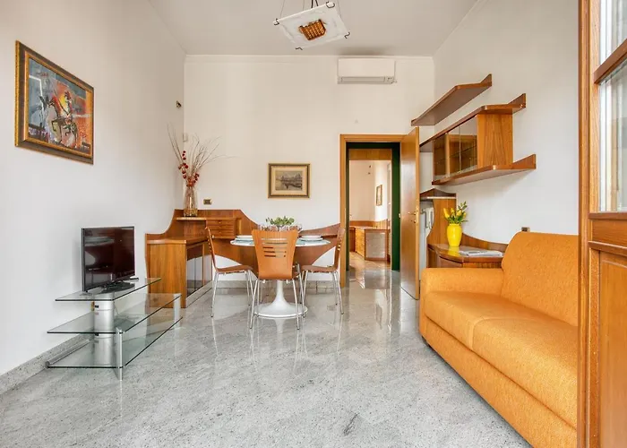 Joivy Captivating Flat With Balcony
