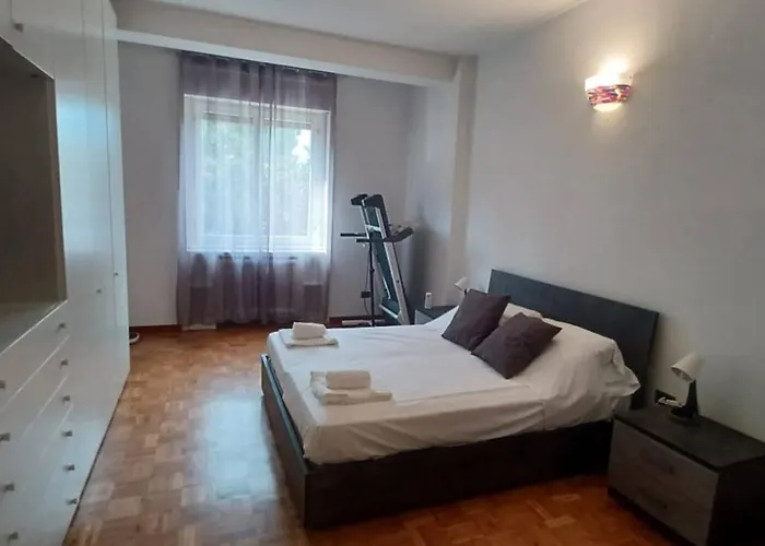 Lagosta Home-Isola Milan