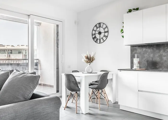 Harmony House - Rho Fiera 6Min - Free Parking - Terrace