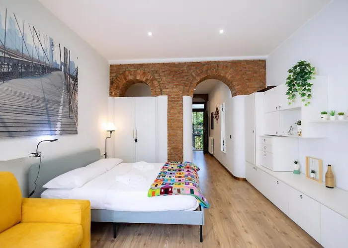 The Red Bricks Home - San Babila Area