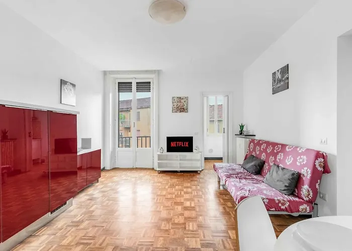 Mi8 -10 Minutes From The Duomo- Large Apartment