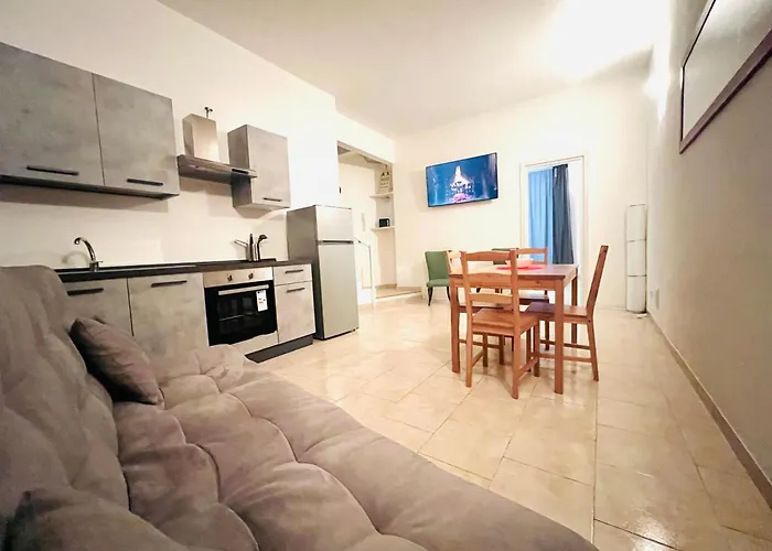 Milan Beautiful Apartment For 6 Peaple Close To The Red Metro