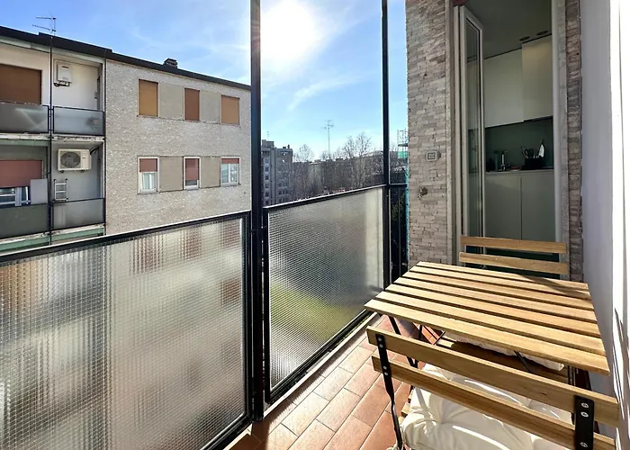 San Siro Blue Flat