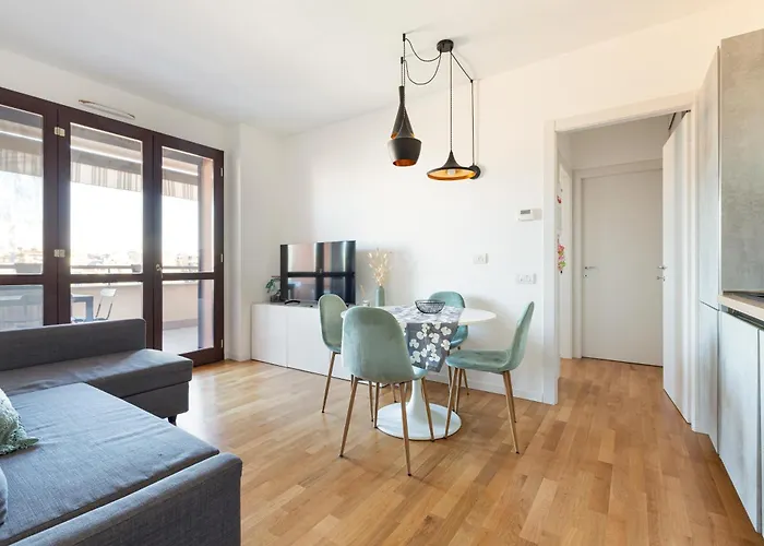 Sweet Milano Apartment - With Balcony