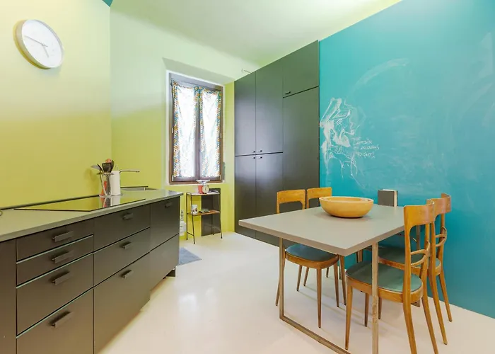 Solari - Tortona - Ampio Trilocale Di Design