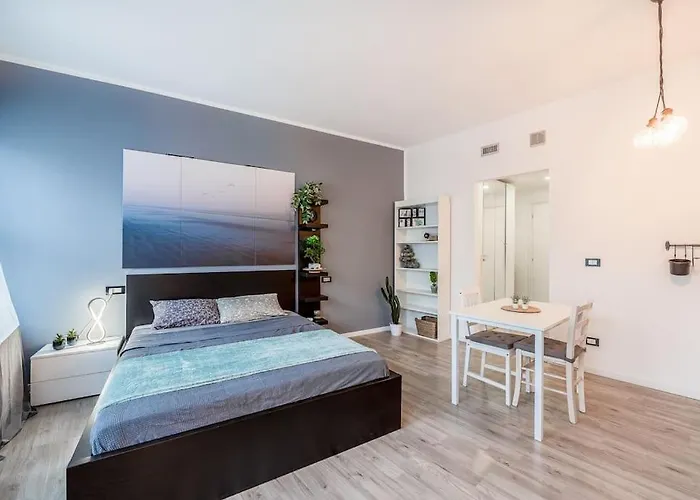 2 Minutes From Central Station-Exclusive Open Space
